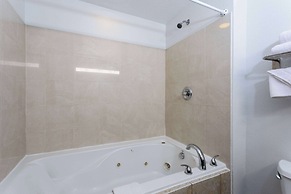 Days Inn & Suites by Wyndham Lakeland