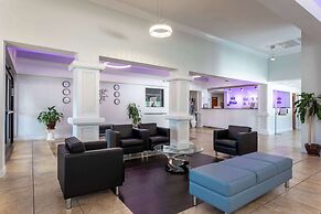 Days Inn & Suites by Wyndham Lakeland