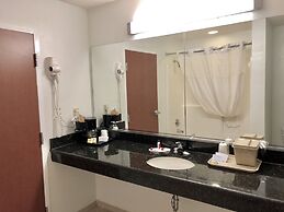 Days Inn & Suites by Wyndham Lakeland