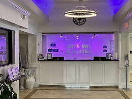 Days Inn & Suites by Wyndham Lakeland