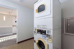 Days Inn & Suites by Wyndham Lakeland