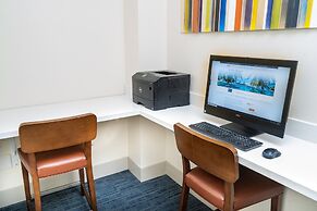 Holiday Inn Express & Suites Las Vegas SW - Spring Valley by IHG