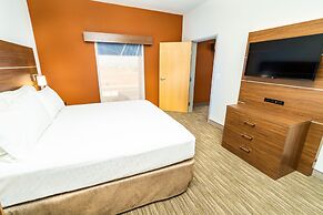 Holiday Inn Express & Suites Las Vegas SW - Spring Valley by IHG