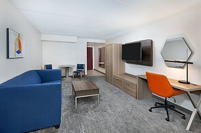 Holiday Inn Express Hotel & Suites Columbus at Northlake by IHG