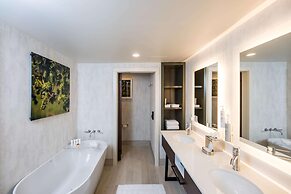 Hampton Inn and Suites Dobson