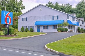 Motel 6 Bethel, CT - Danbury