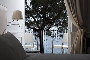 Hotel Riviera & Maximilians