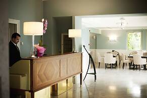 Hotel Riviera & Maximilians