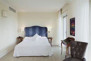 Hotel Riviera & Maximilians