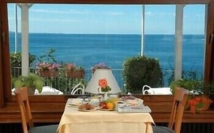 Hotel Riviera & Maximilians