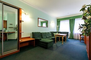 Bristol-Zhiguly Hotel