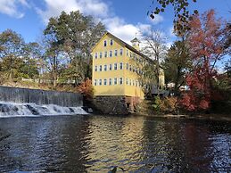 Old Mill Inn