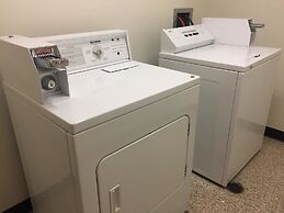 Travelodge by Wyndham Dunsmuir