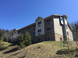 Travelodge by Wyndham Dunsmuir