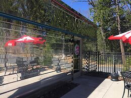 Travelodge by Wyndham Dunsmuir