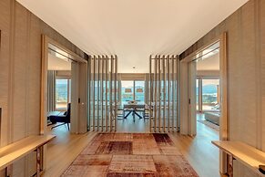D Maris Bay
