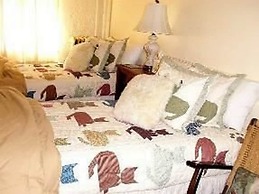 Elkhorn Inn & Theatre