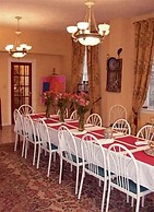 Elkhorn Inn & Theatre