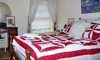 Elkhorn Inn & Theatre