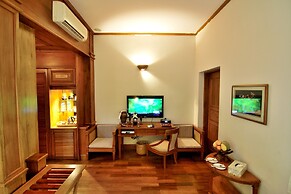 Hotel by the Red Canal