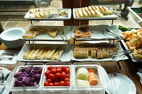 Hotel by the Red Canal