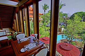 Hotel by the Red Canal