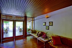 Hotel by the Red Canal