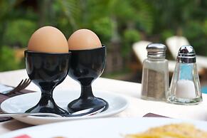 Hotel by the Red Canal