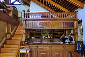 Hotel by the Red Canal