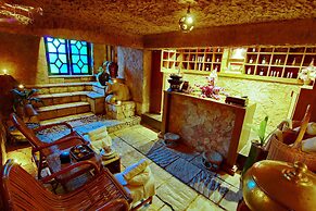 Hotel by the Red Canal