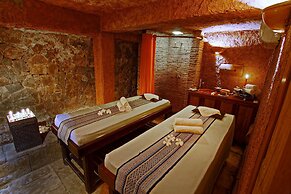 Hotel by the Red Canal