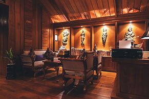 Hotel by the Red Canal