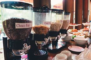 Hotel by the Red Canal