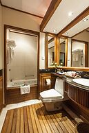 Hotel by the Red Canal