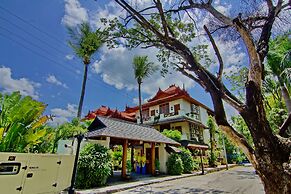 Hotel by the Red Canal