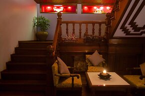 Hotel by the Red Canal