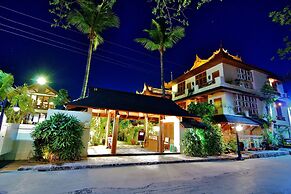 Hotel by the Red Canal