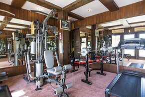 Hotel by the Red Canal