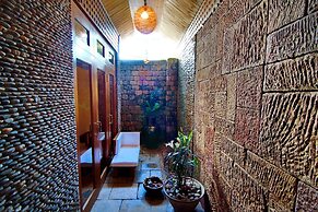 Hotel by the Red Canal