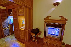 Hotel by the Red Canal