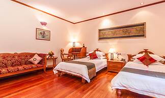 Hotel by the Red Canal