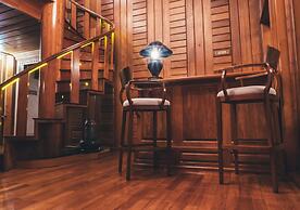 Hotel by the Red Canal