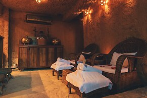 Hotel by the Red Canal