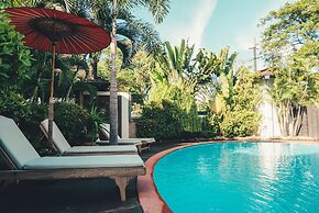 Hotel by the Red Canal