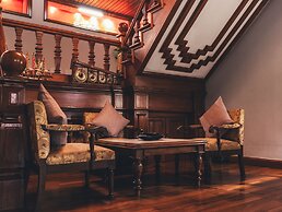 Hotel by the Red Canal