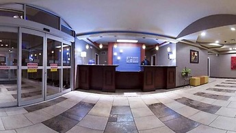 Holiday Inn Express & Suites Alexandria by IHG