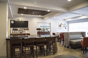 Holiday Inn Express & Suites Alexandria by IHG