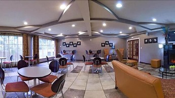 Holiday Inn Express & Suites Alexandria by IHG