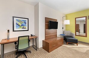 Holiday Inn Express Hotel & Suites Birmingham - Inverness by IHG