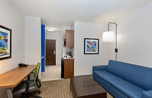 Holiday Inn Express Hotel & Suites Birmingham - Inverness by IHG